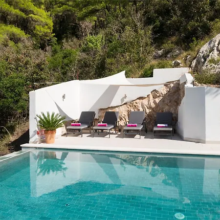 Beautiful With Infinity Pool, Hvar Villa *