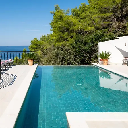 Beautiful With Infinity Pool, Hvar Vila Hvar Town