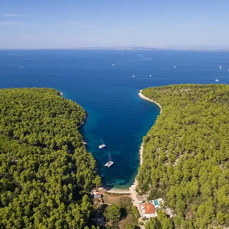 Beautiful With Infinity Pool, Hvar Hvar Town